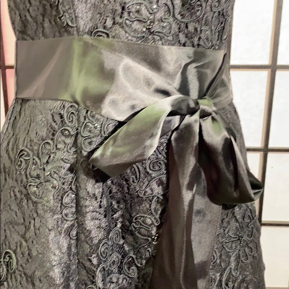 ๐๐Maggie Sottero Party Dress Size 2๐๐ - Picture 4 of 9